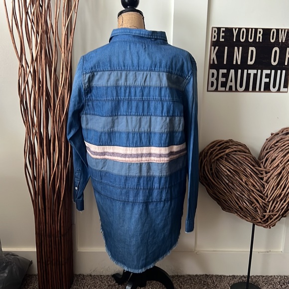 Artisan De Luxe Denim Shirt W/Frayed Hem And Striped Back - Picture 5 of 10